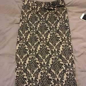 Long pencil skirt